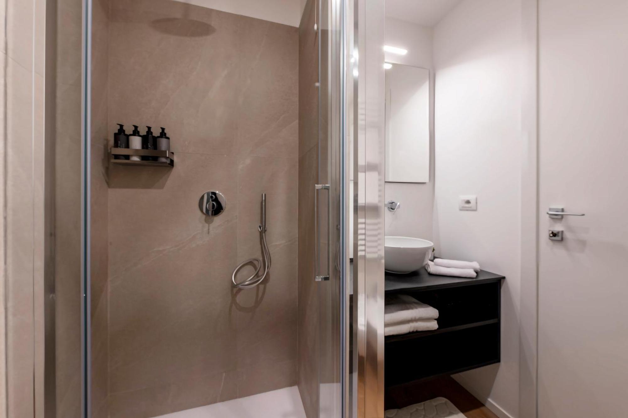 Bnbutler - Inbrera Suites - Giulianova, 1 Milán Exterior foto